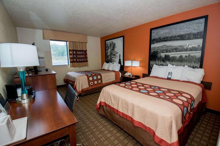 2 Double Beds (12 of 12)