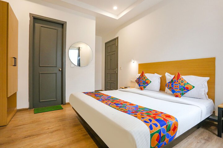 Room 10 of 25