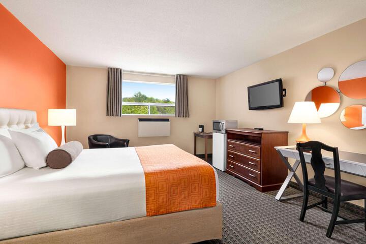 2 Double Beds (7 of 9)