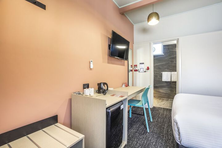 Room 5 of 43