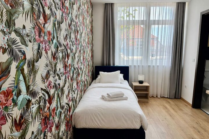 Room 35 of 118