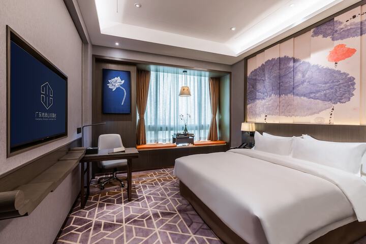 Room 16 of 34