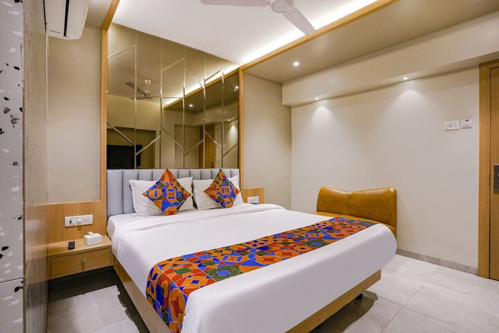 Room 27 of 35
