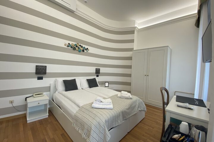 Room 14 of 129
