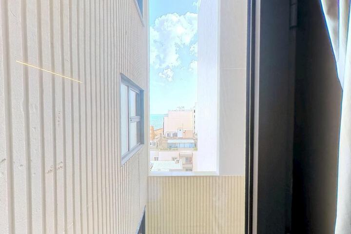 Room 27 of 79
