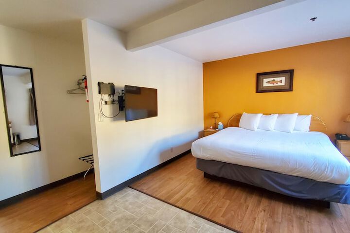 Room 11 of 33