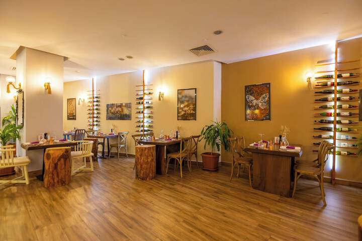 Lounge 159 of 259