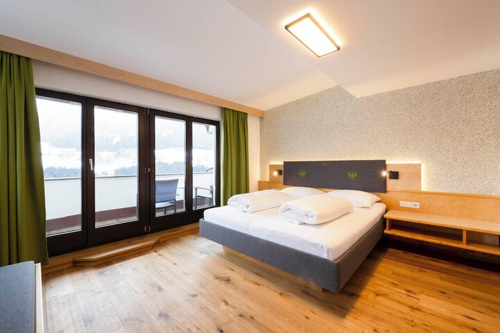 Room 16 of 65