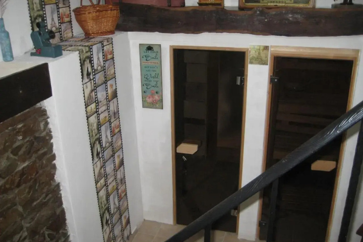 Room 8 of 22