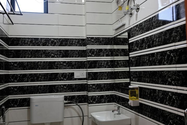 Room 15 of 18