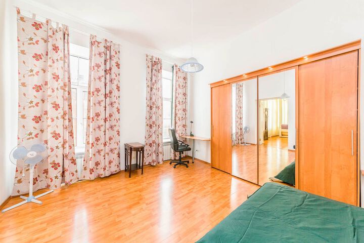 Room 3 of 18