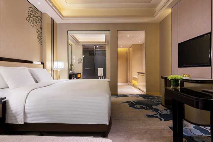Room 4 of 42