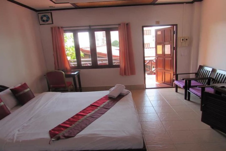 Room 10 of 26