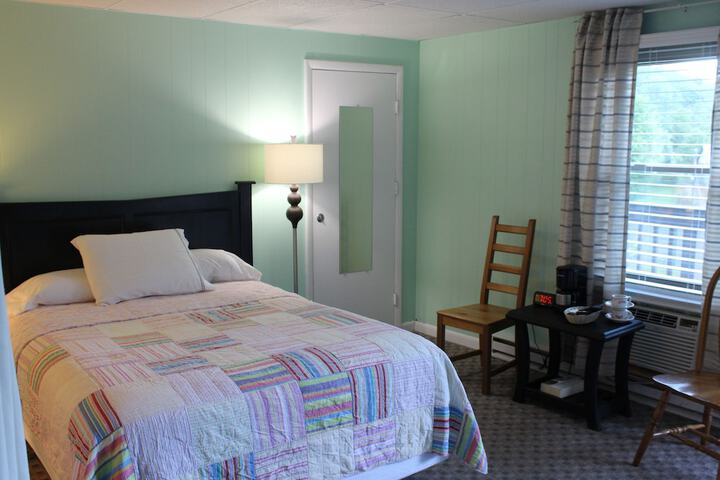 Room 33 of 110