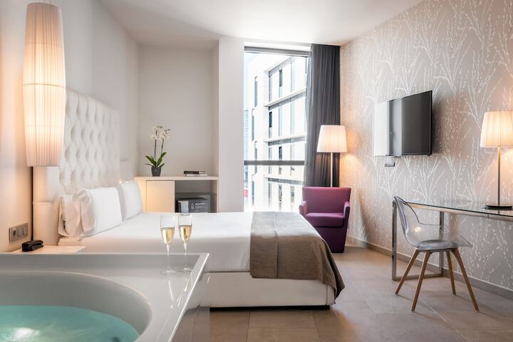 Room 10 of 46