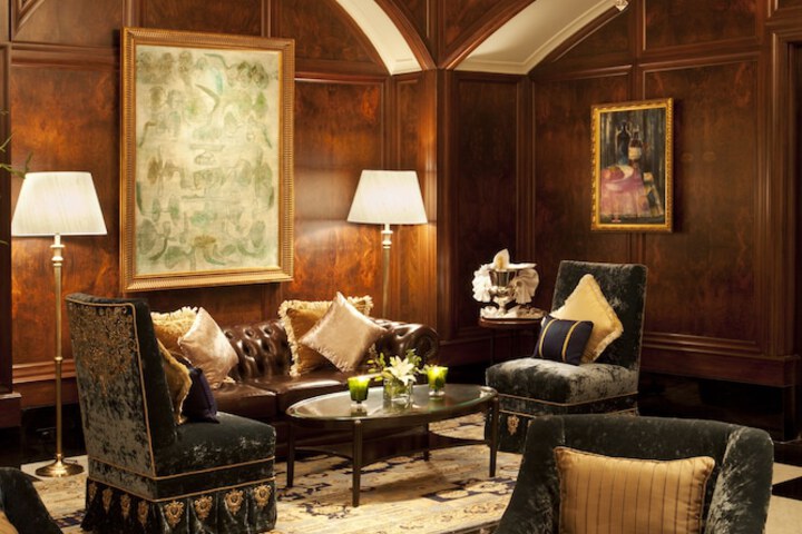 Lounge 58 of 67