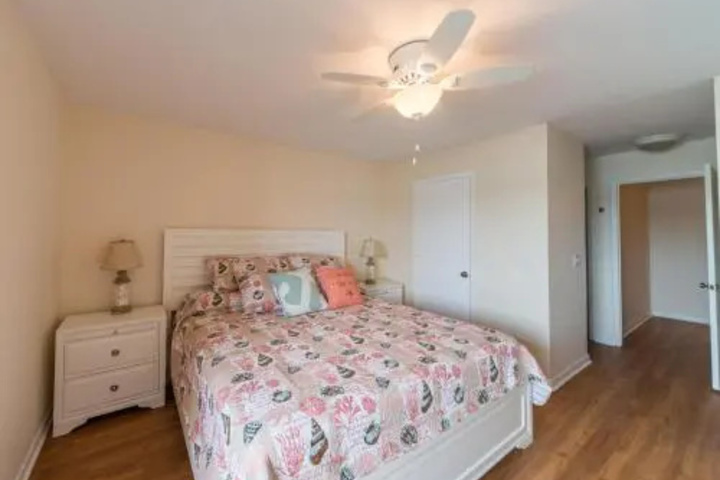 Room 4 of 22