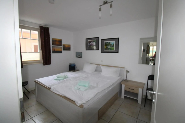 Room 3 of 12