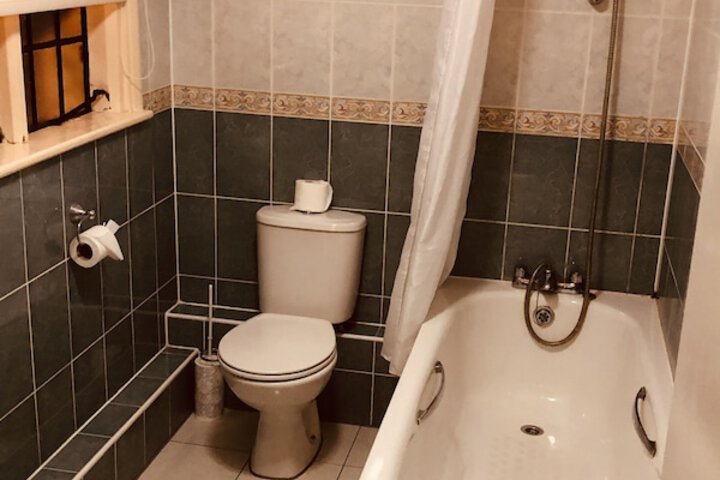 Room 15 of 36