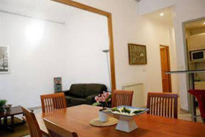 Room 2 of 7