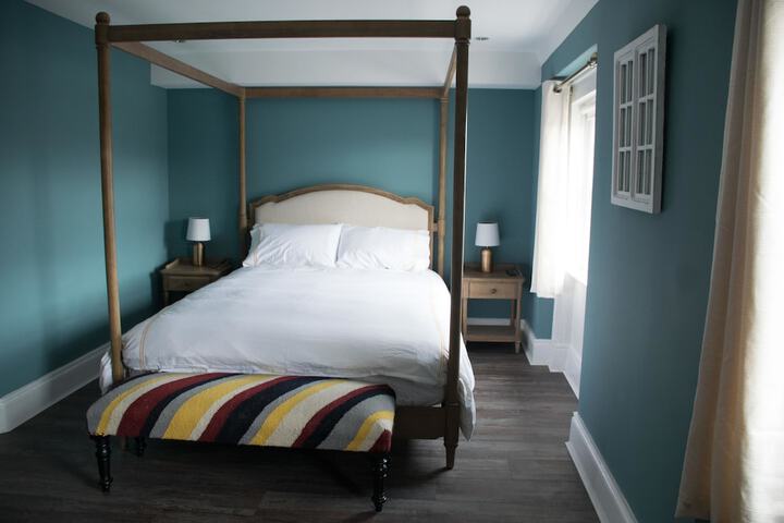 Room 9 of 22