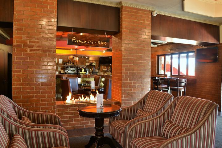 Lounge 93 of 156