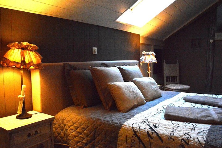 Room 6 of 44