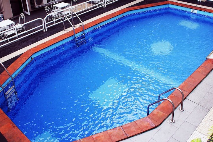 Pool 17 of 20