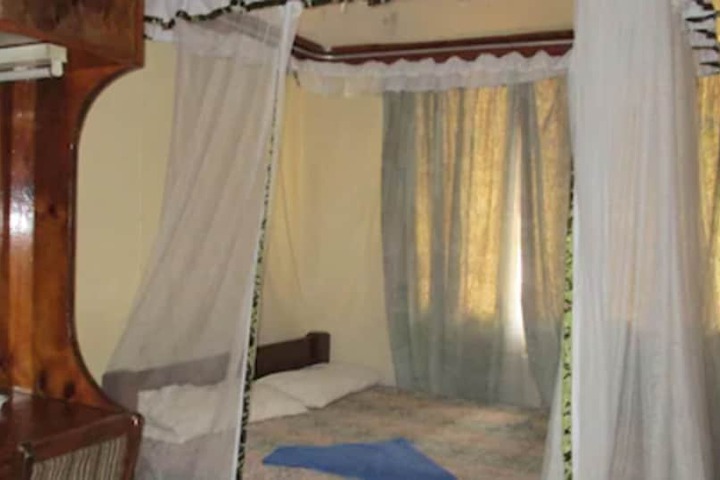 Room 2 of 17