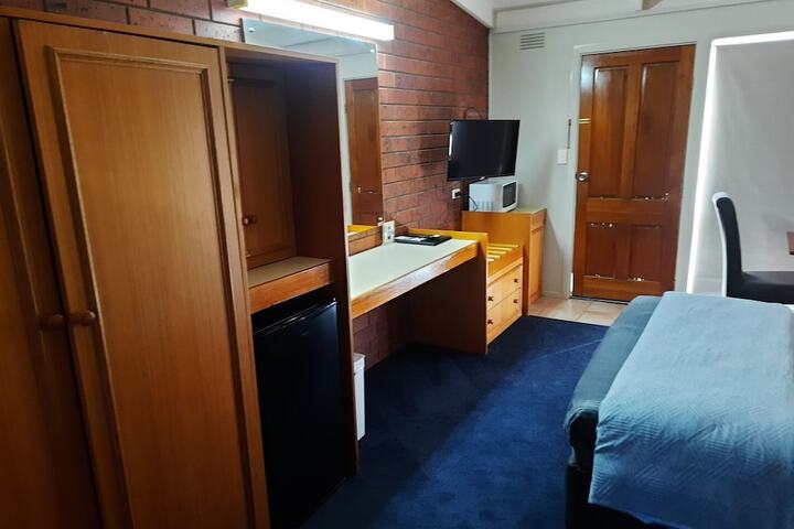 Room 9 of 31