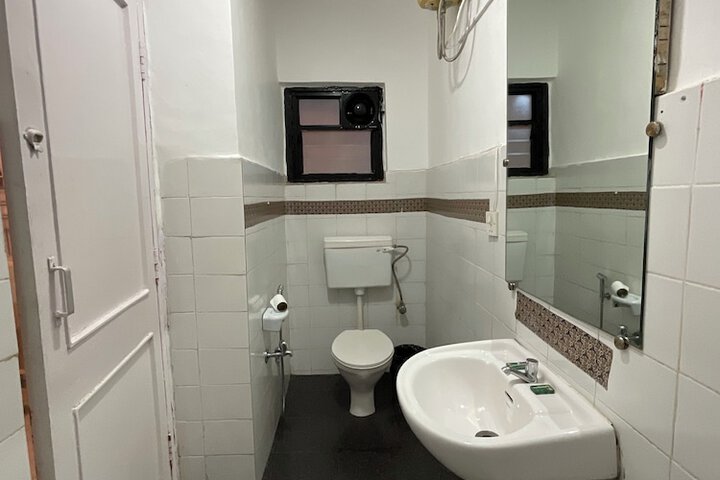 Room 104 of 160