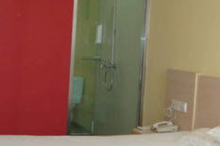 Room 15 of 61