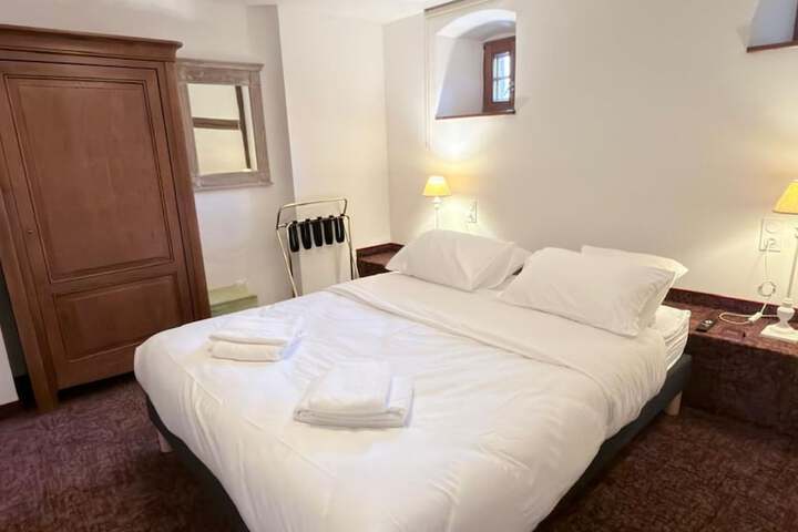 Room 5 of 23