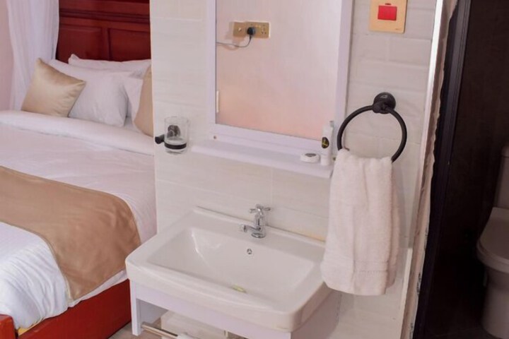 Room 2 of 21