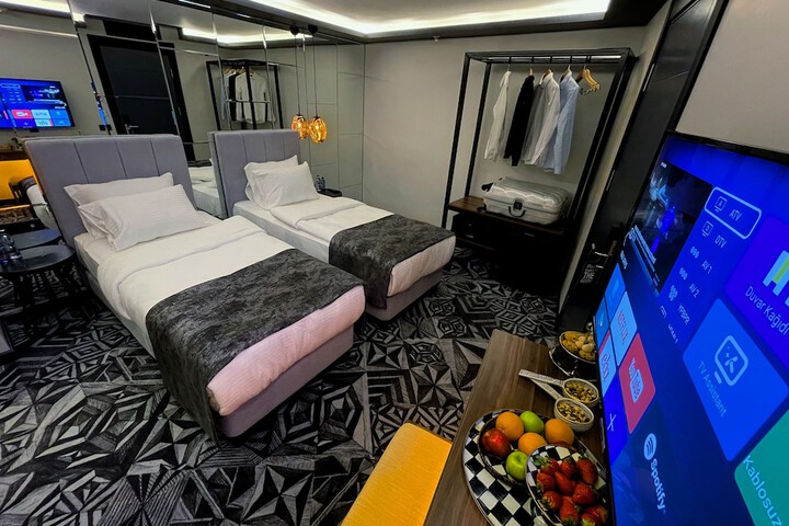 Room 4 of 47