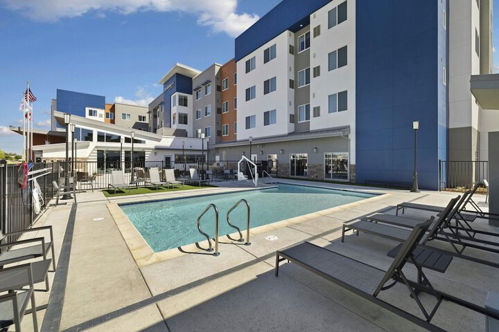 Pool 10 of 19