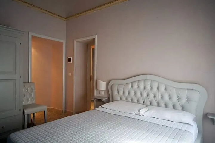 Room 2 of 12