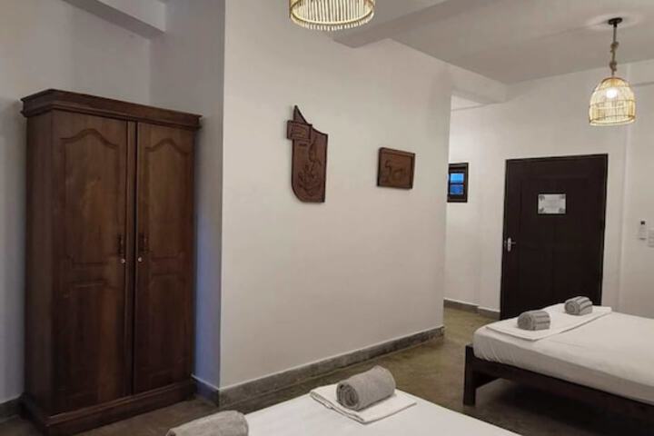 Room 10 of 72