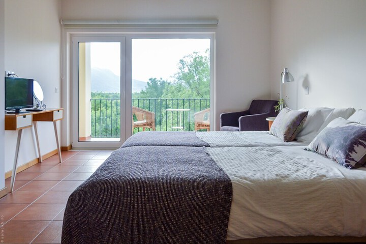 Room 4 of 36
