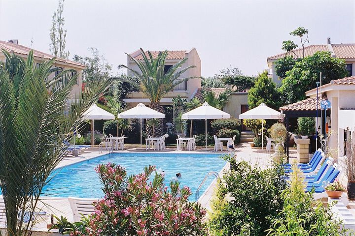Hotel Pool
