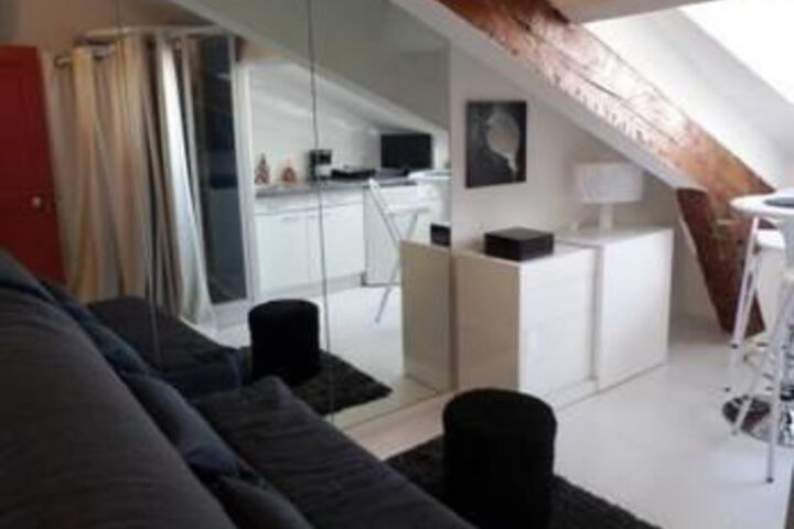 Room 9 of 9