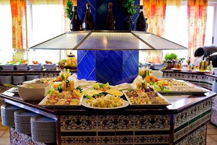 Dining 66 of 90