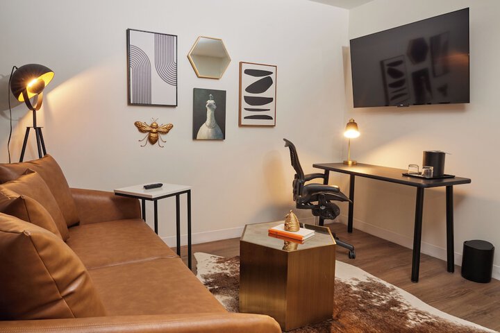 Room 12 of 21