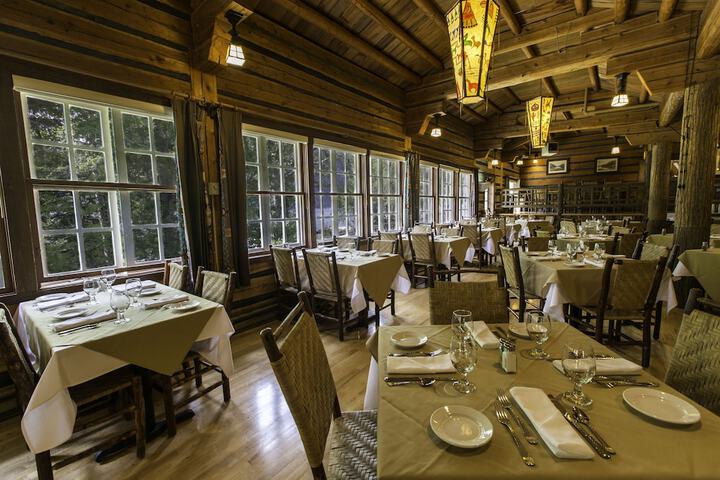 Dining 19 of 24