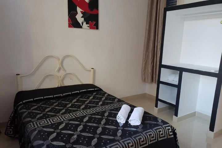 Room 4 of 14