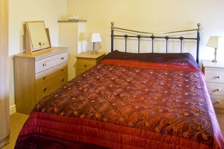 Room 2 of 4