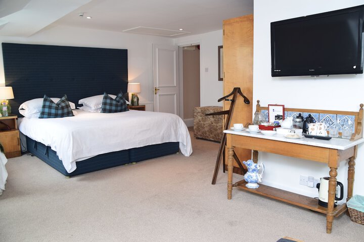 Room 4 of 48