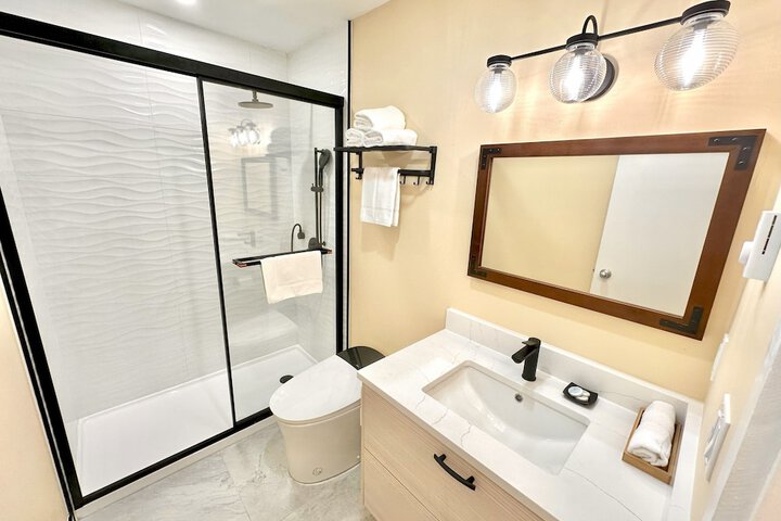 Room 115 of 153