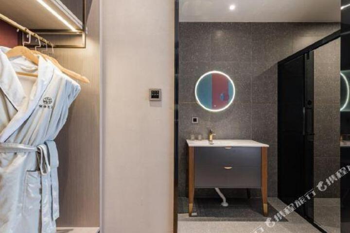 Manxi Hotel (Hangzhou Xiaoshan Airport Yipeng Subway Station)