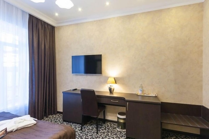 Room 29 of 143